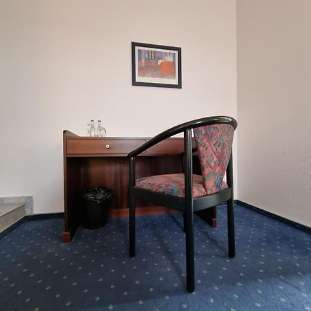 Erbenholz Hotel Laatzen Dış mekan fotoğraf