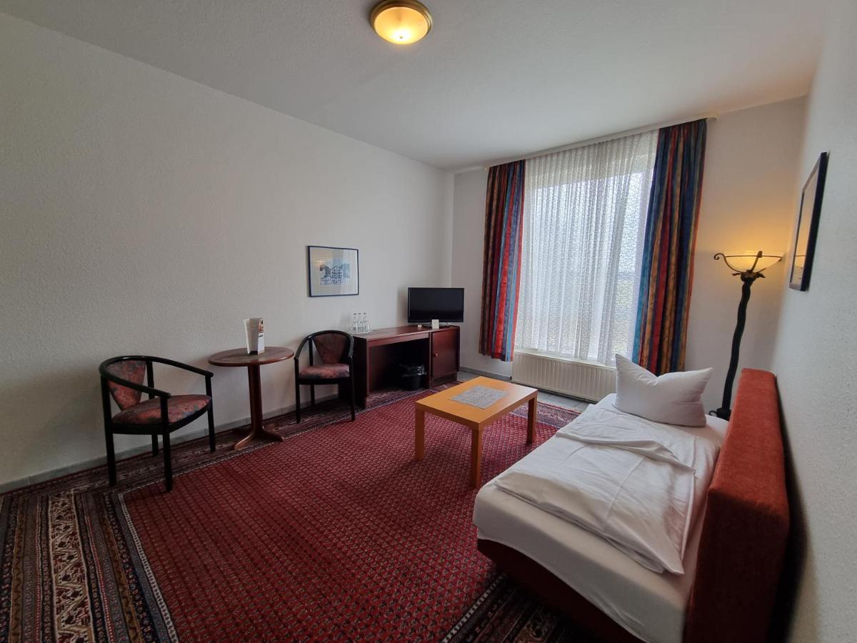 Erbenholz Hotel Laatzen Dış mekan fotoğraf