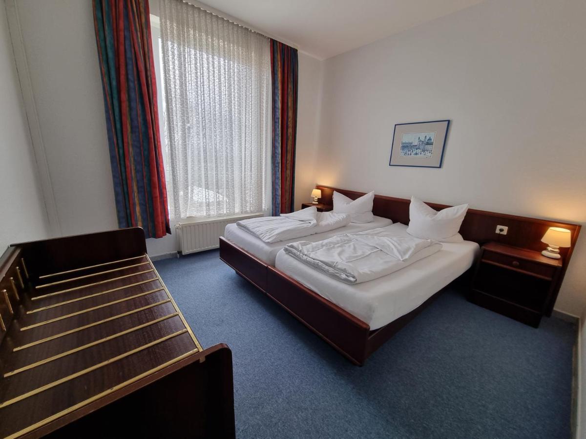 Erbenholz Hotel Laatzen Dış mekan fotoğraf