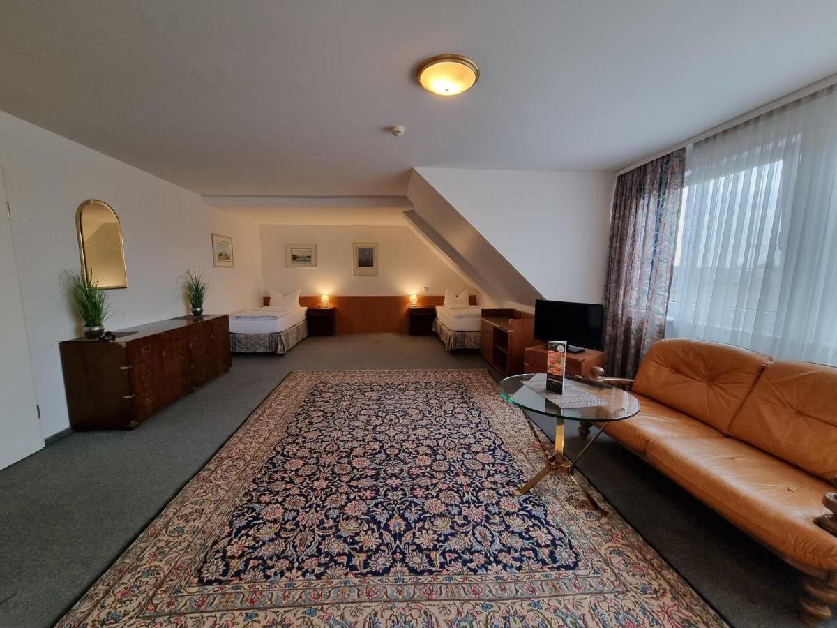 Erbenholz Hotel Laatzen Dış mekan fotoğraf
