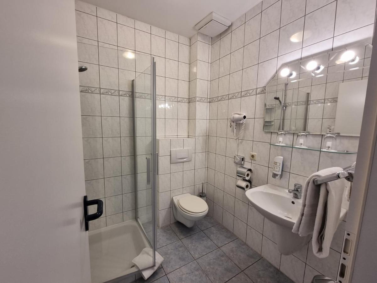 Erbenholz Hotel Laatzen Dış mekan fotoğraf