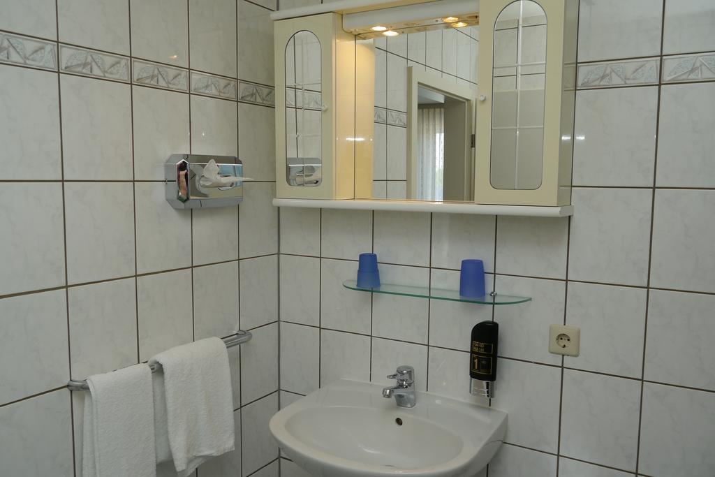 Erbenholz Hotel Laatzen Dış mekan fotoğraf