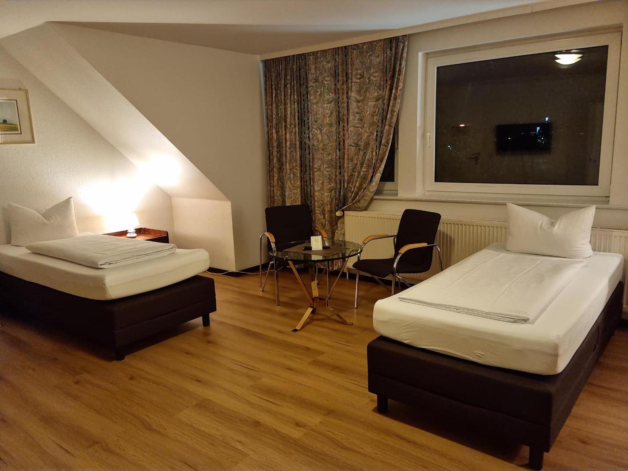 Erbenholz Hotel Laatzen Dış mekan fotoğraf