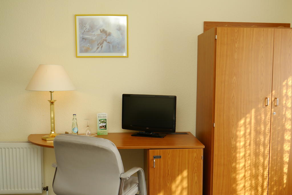 Erbenholz Hotel Laatzen Oda fotoğraf